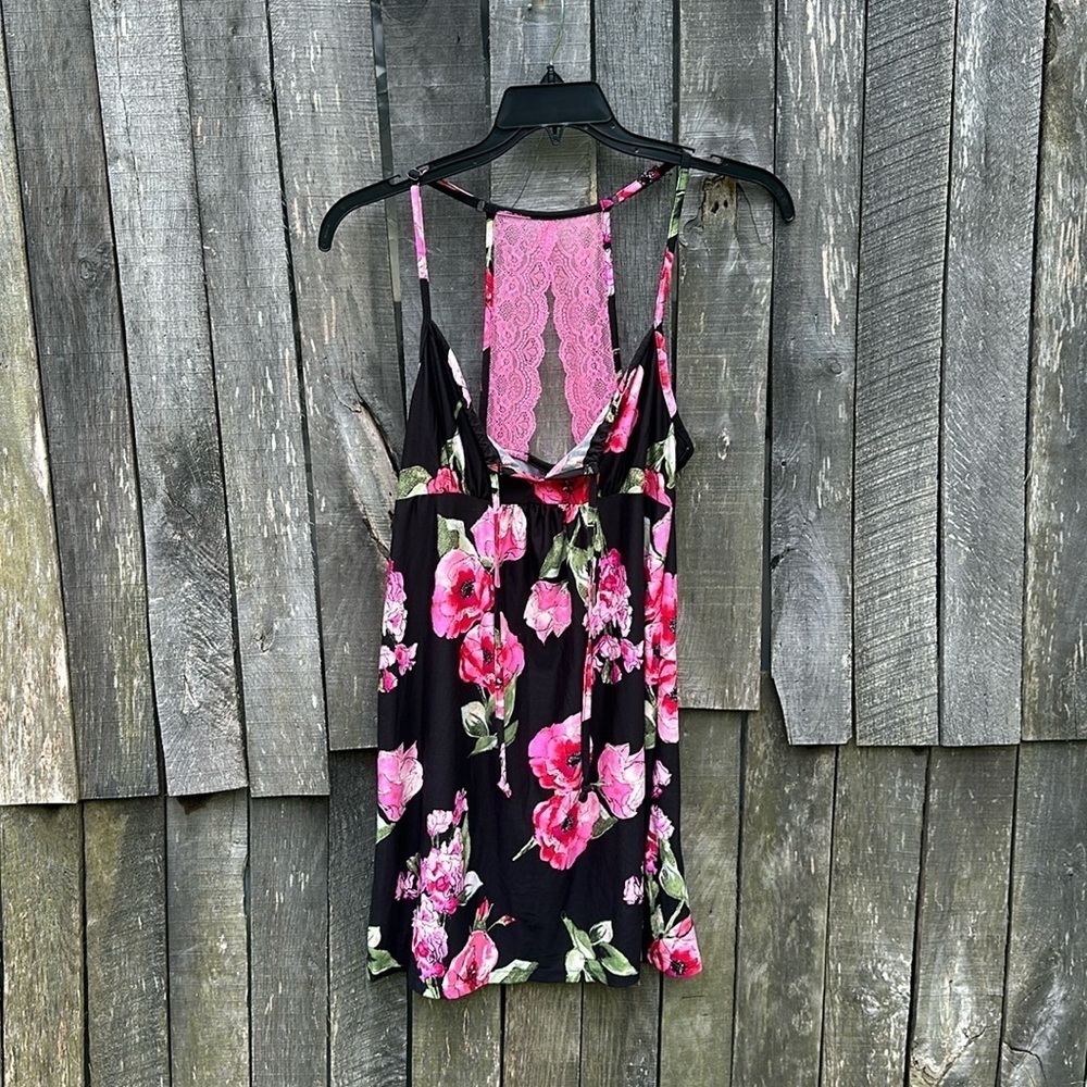 Women’s Secret Treasures Floral Nightgown size Small